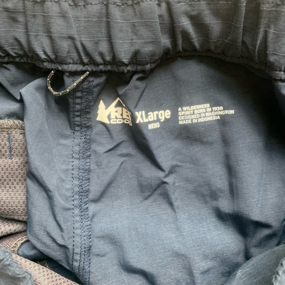 Men’s REI Hiking Shorts XL - Picture 3 of 3